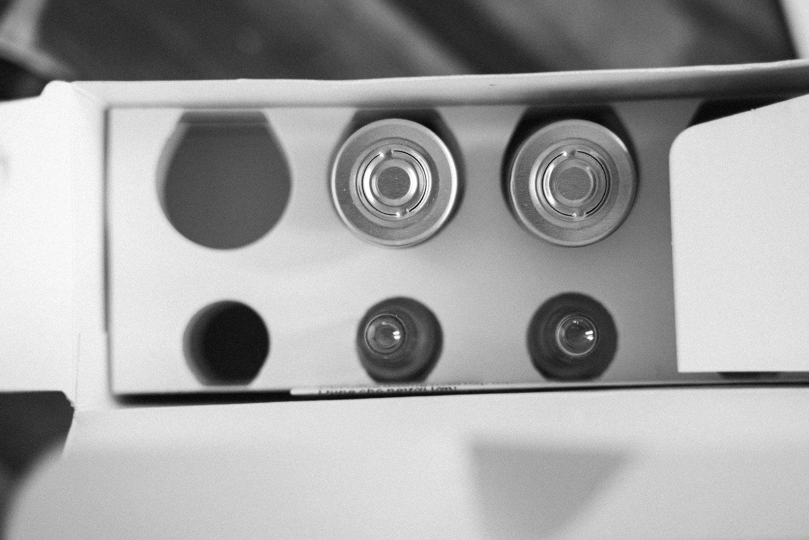 Round battery cells used when comparing graphite anode qualification routes.