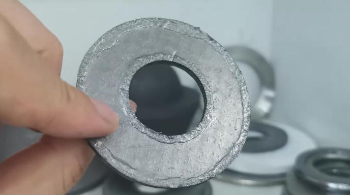 flexible-graphite-sheet-for-high-temperature-gasket-manufacturing2
