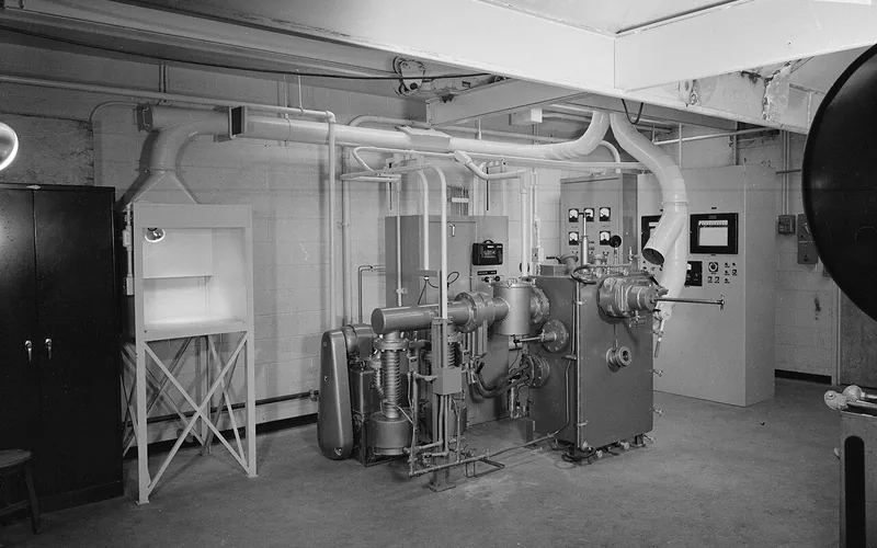 Vacuum induction furnace in an analytical laboratory