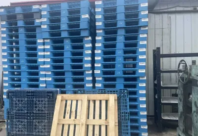 Heavy-Duty Industrial Export Pallet Stacks