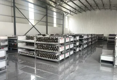 Modern Clean Flexible Graphite Warehouse